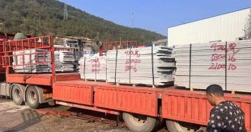 新余 芝麻灰花岗岩光面毛板出货日常