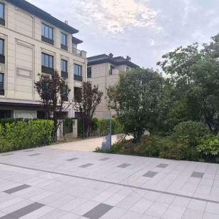 新余 芝麻白与芝麻白搭配铺装，尺寸1200*600