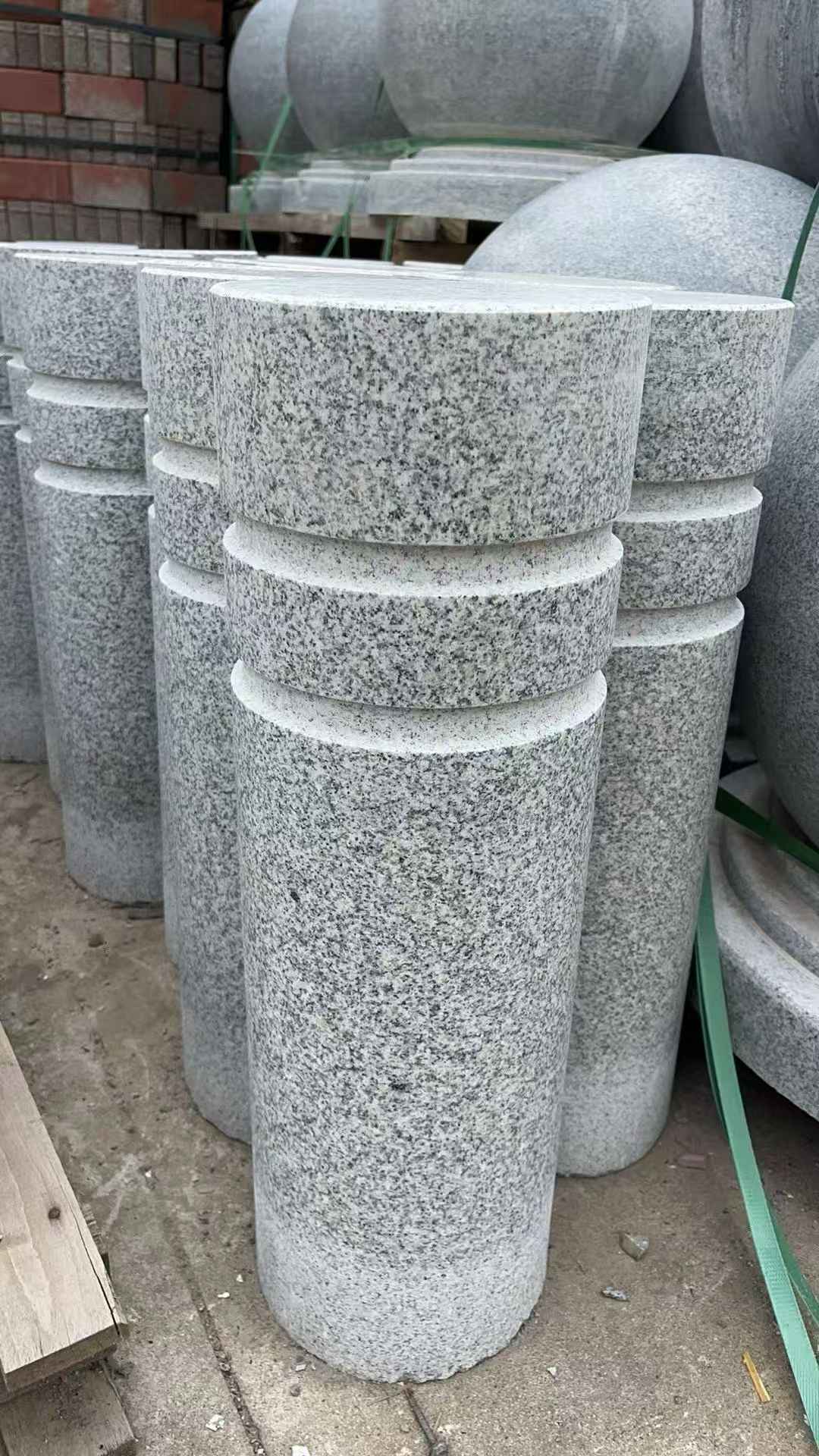 新余 芝麻白花岗岩挡车柱、隔离柱多少钱