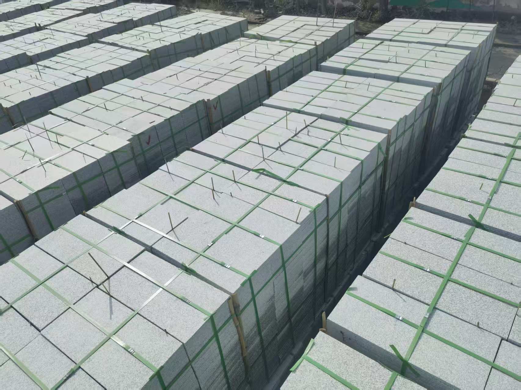 新余 芝麻白1.8公分火烧300*600地铺，清仓大甩卖