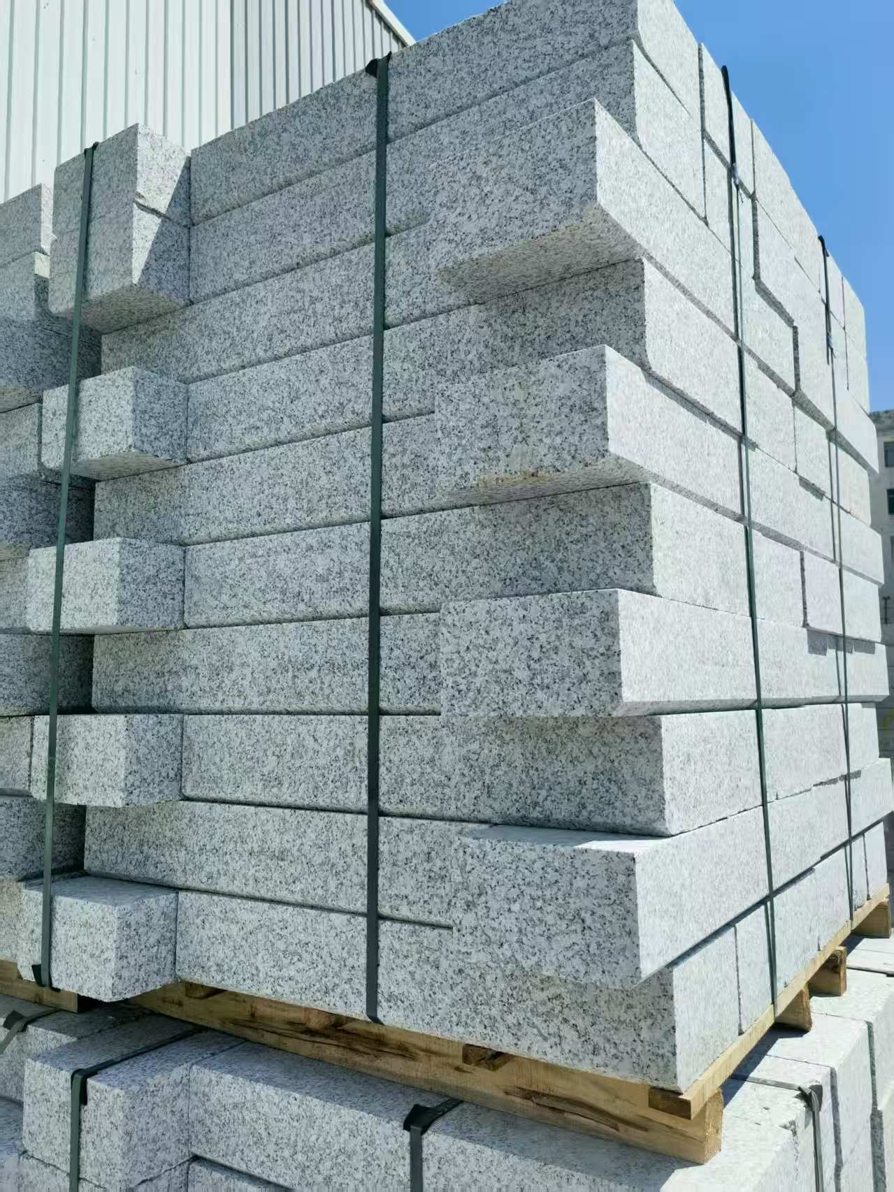 新余 路沿石颜色均匀、尺寸标准