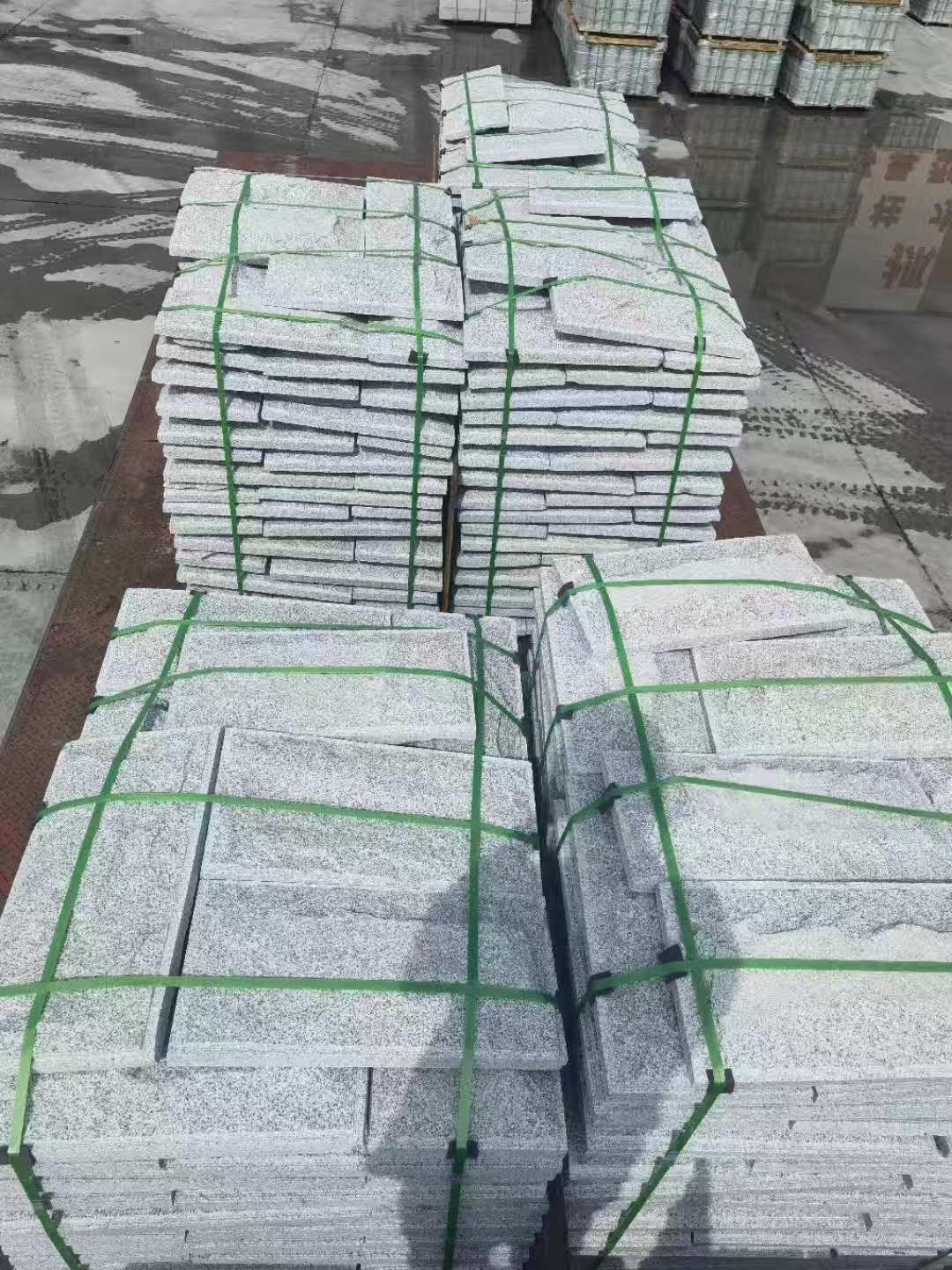 新余 芝麻白蘑菇石装车出货